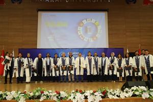 ASÜ’de ünvanda yükselen 174  akademisyen cübbelerini giydi