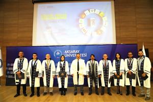 ASÜ’de ünvanda yükselen 174  akademisyen cübbelerini giydi