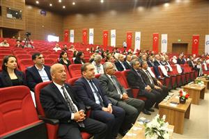 ASÜ’de ünvanda yükselen 174  akademisyen cübbelerini giydi
