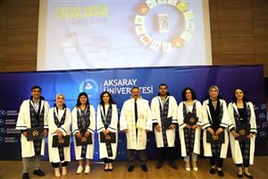 ASÜ’de ünvanda yükselen 174  akademisyen cübbelerini giydi