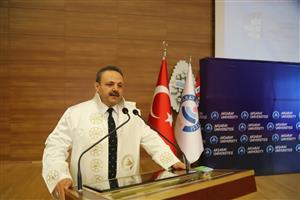 ASÜ’de ünvanda yükselen 174  akademisyen cübbelerini giydi