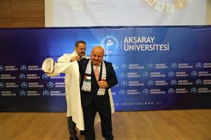 ASÜ’de ünvanda yükselen 174  akademisyen cübbelerini giydi