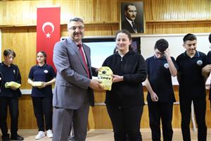 Rektör Arıbaş, Abdülhamid Han Fen Lisesi öğrencileriyle buluştu